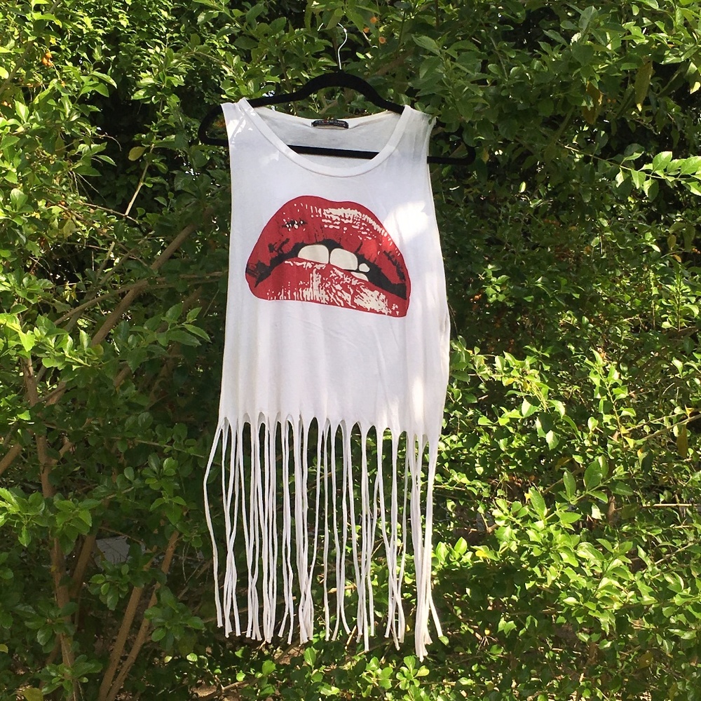*FLASH SALE* White Sleeveless Red Lips Top Fringe